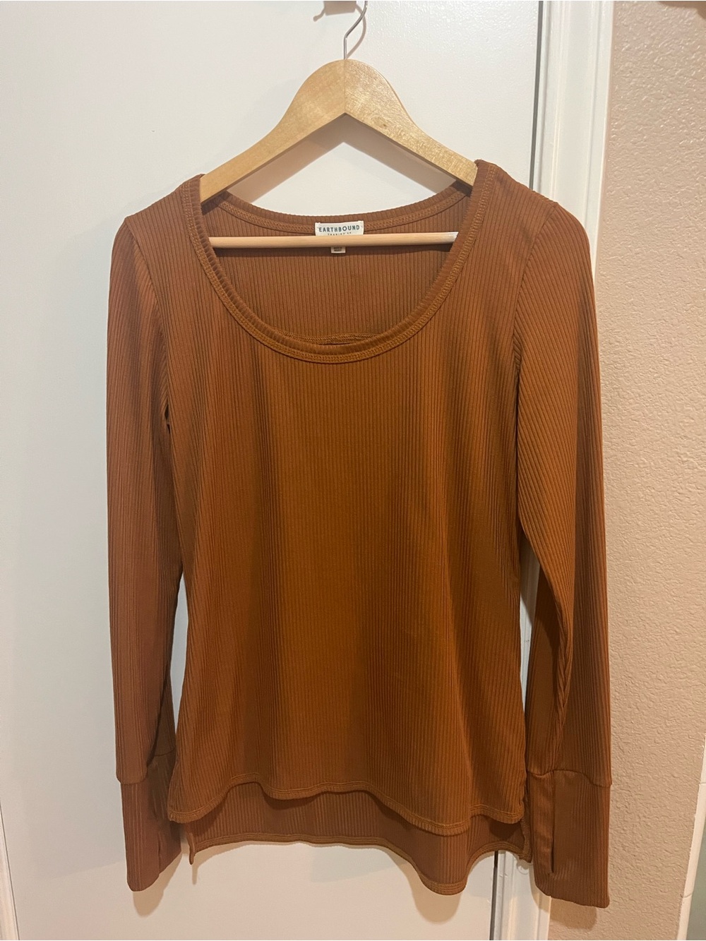 EARTHBOUND Ribbed Long-Sleeve Scoop Neck Top